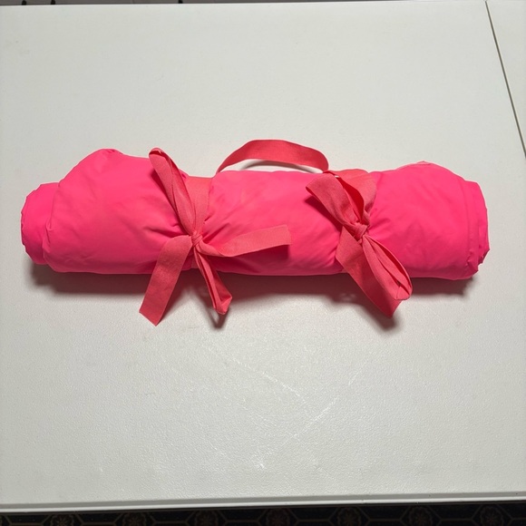 Victoria's Secret Gradient Striped Towel/Blanket - Picture 2 of 4